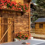 Schweizerhof - A Small Luxury Церматт