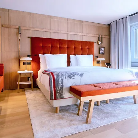 فندق Schweizerhof - A Small Luxury 4*