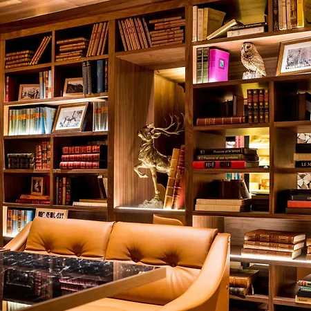 Schweizerhof - A Small Luxury Отель 4*