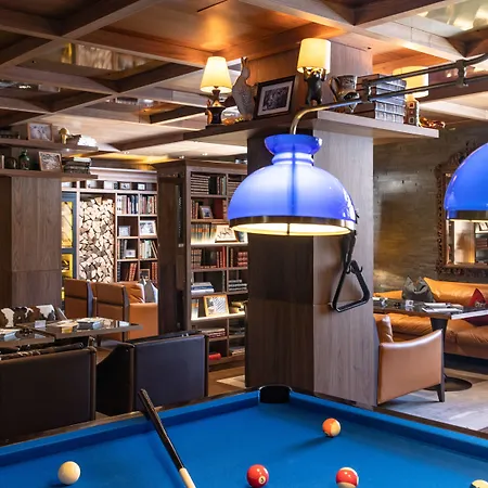 Schweizerhof - A Small Luxury Готель