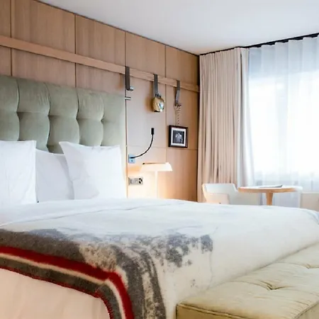 Отель Schweizerhof - A Small Luxury 4*