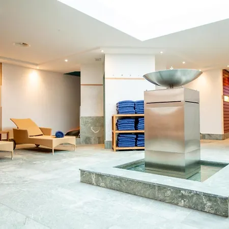 فندق Schweizerhof - A Small Luxury