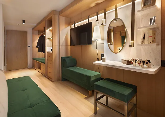 Schweizerhof - A Small Luxury 4*