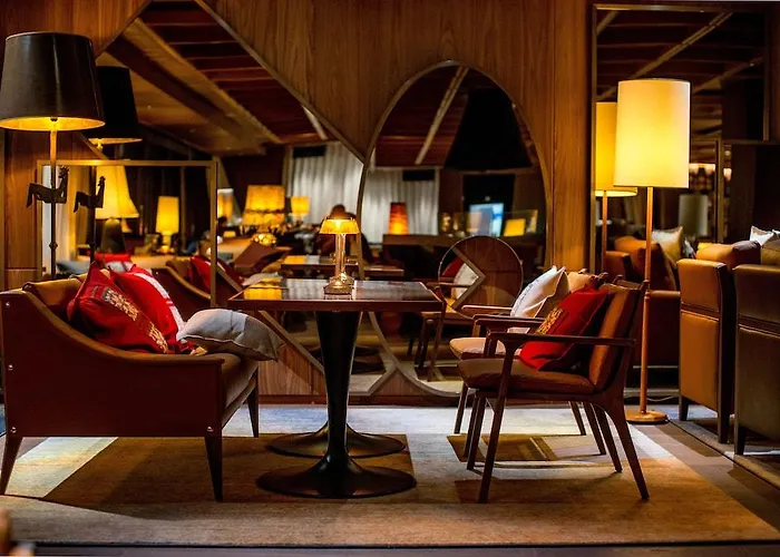 ホテル Schweizerhof - A Small Luxury 4*