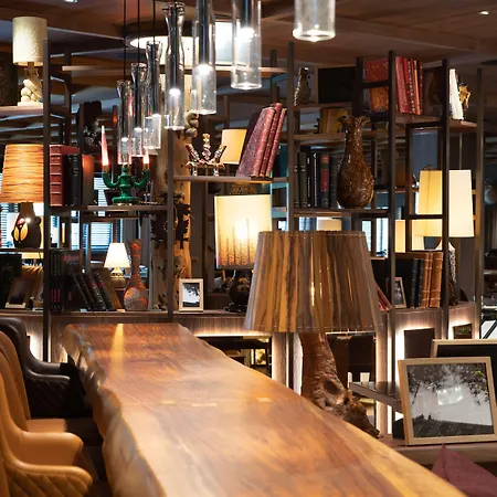 Schweizerhof - A Small Luxury Otel 4*